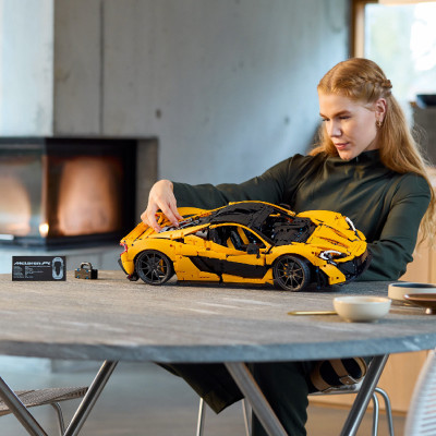 LEGO TECHNIC 42172 Đồ Chơi Lắp Ráp Siêu Xe Thể Thao McLaren (3893 chi tiết)