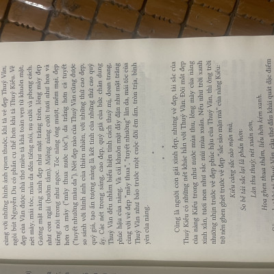 sách phân tích tác phẩm văn học theo đặc trưng thể loại