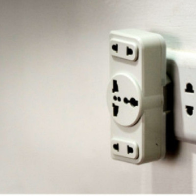 Phích Cắm 2 Chức Năng: Phích Cắm Chia 3 Và Ổ Cắm Chuyển Đổi Từ 3 Chấu Thành 2 Thấu, 2000W, Nhựa ABS - TakyHome 8605