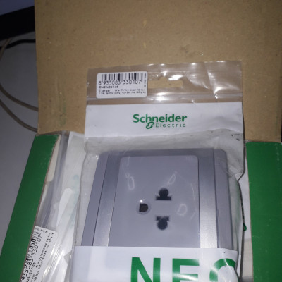 Ổ cắm E3426UEST GS Schneider 3 chấu - Nâu bạc | Chính hãng |