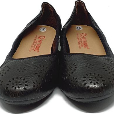 Giày nữ hoa văn Huy Hoàng da bò màu đen HT7948