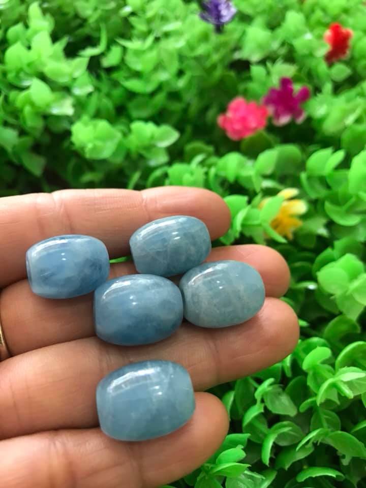 Mặt Dây Chuyền Viên LU AQUA XANH ĐẸP LẮM Size Hạt 13mm x dài 16mm Vòng màu xanh Aqua Bóng đẹp Chất liệu : 100% đá thiên nhiên loại vip ạ Rất hợp nữ mệnh thủy mộc hỏa Nữ lên mặt Dây Chuyền và Phối Vòng Tay ạ