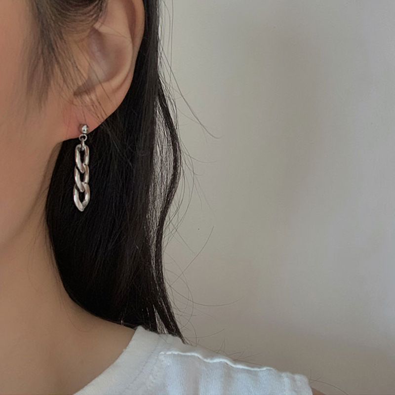 Bông tai unisex xích ba mắt thời trang basic mạnh mẽ