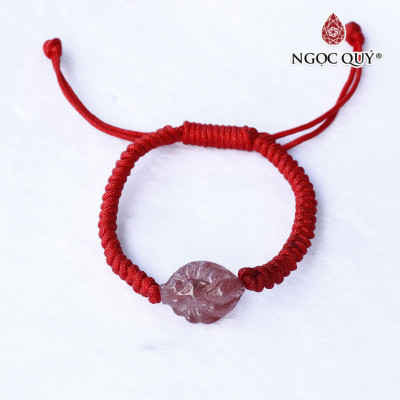 Vòng thắt dây đỏ nữ hoàng hồ ly đá thạch anh dâu hợp mệnh hỏa, thổ - Ngọc Quý Gemstones