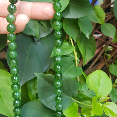 Chuỗi đeo Cổ Đá Ngọc Phật tự nhiên đẹp hay ngọc bích Size hạt 8mm Màu xanh ngọc bích bóng đẹp món quà tặng ý nghĩa cho mình và người thân đeo đẹp xanh nhẹ nhàng mát xanh tươi ạ