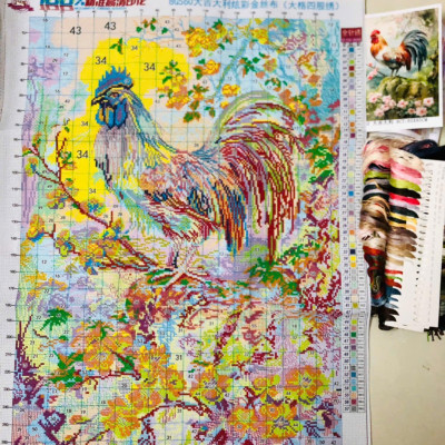 [Thêu 4 sợi] Tranh thêu kín Gà trống 8G560, kích thước 65 x 85 cm