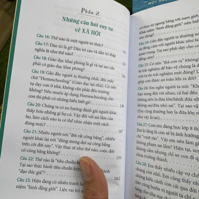 (Combo 2 cuốn) NỬA GÁNH SUY TƯ - 50 CÂU HỎI VỀ NHÂN SINH QUAN – Hoàng Mạnh Hải - Saigon Books