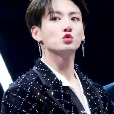 Bông tai mix lá và sợi xích dài cực ngầu KPOP 1 đôi