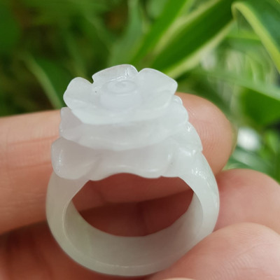 Nhẫn Nữ mới chạm Bông Hồng Nổi màu Trắng rất đẹp đá cẩm thạch tự nhiên Ni 18mm hợp mệnh kim mệnh thủy đeo tay xinh lắm ạ