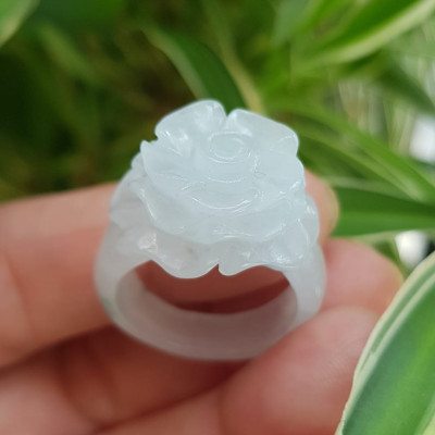 Nhẫn Nữ mới chạm Bông Hồng Nổi màu Trắng rất đẹp đá cẩm thạch tự nhiên Ni 18mm hợp mệnh kim mệnh thủy đeo tay xinh lắm ạ