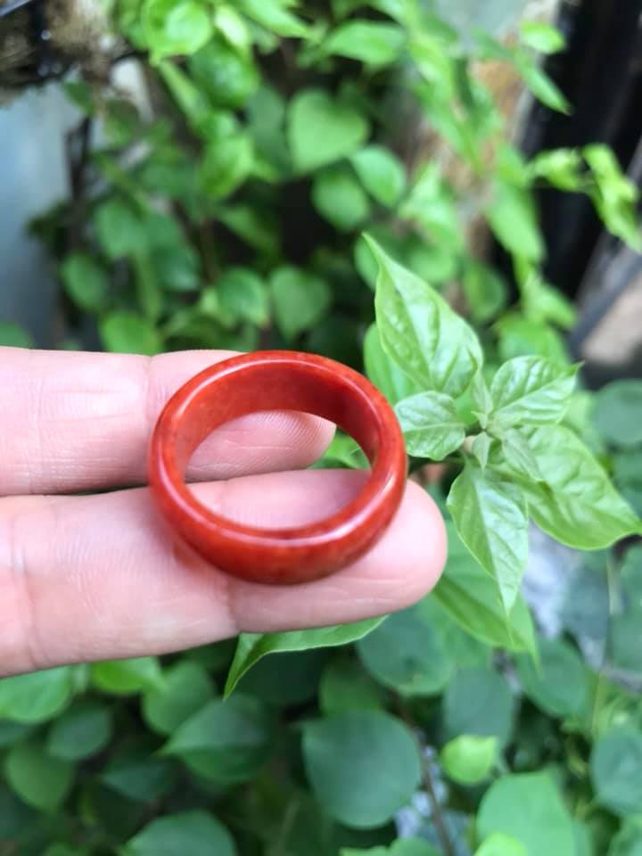 NHẪN ĐEO TAY MÀU ĐỎ 18MM CHẤT LIỆU ĐÁ CẨM THẠCH HỢP NAM MỆNH HỎA THỔ