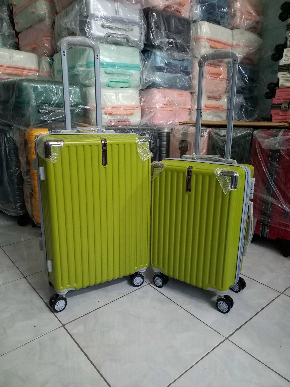Bộ 2 cái Vali kéo du lịch gia đình Tundo nhựa ốp góc chống va đập size 20 và 24 đủ màu lựa chọn