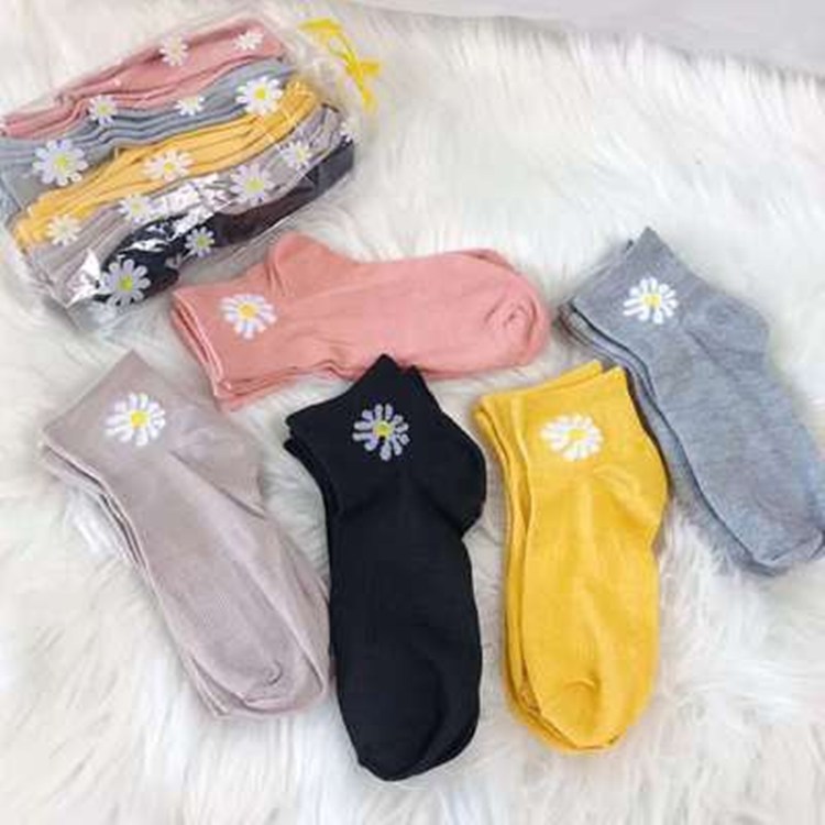 Combo 10 đôi tất hoa cúc , gấu nữ ,cổ ngắn nhiều màu dễ thương vải cotton , khử mùi , kháng khuẩn kèm túi dây rút xinh xắn cute cho phái nữ