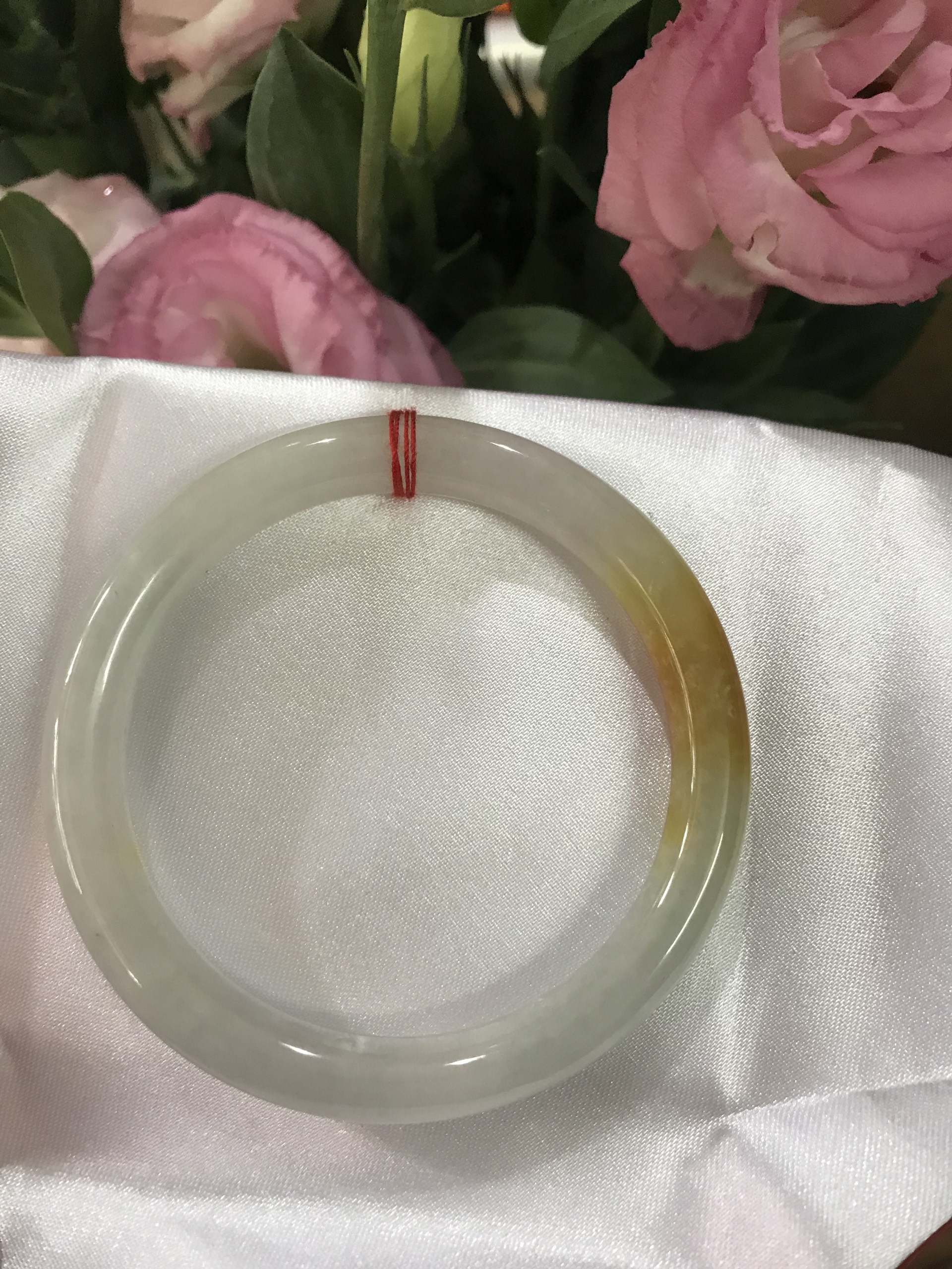 Vòng Cẩm Thạch mới Trắng Vàng Bóng đẹp Ni 57mm Chột 8mm Nữ mạng kim mạng thổ 55kg đến 65kg đeo dễ thương xinh xuất sắc ạ