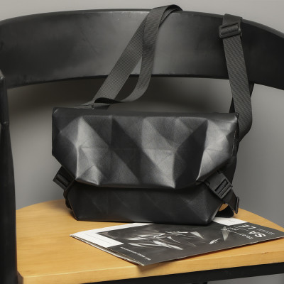 Túi đeo chéo nam phong cách mới  - BEE GEE DCN9248