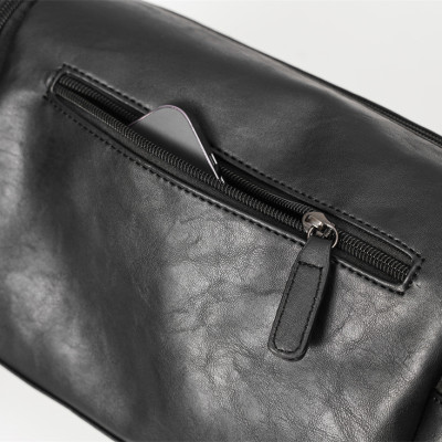 Túi đeo chéo nam phong cách mới – BEE GEE DCN9352