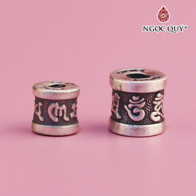 Charm bạc xỏ ngang họa tiết lục tự - Ngọc Quý Gemstones