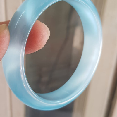 Vòng tay nữ đá mắt mèo Xanh dương nhẹ bản hẹ mới Ni 53mm x cao 12mm x dầy 6,5mm Nữ 49kg - 54kg đeo Vòng màu xanh dương nhẹ xinh tươi đẹp rẻ lắm chuẩn hợp nữ mệnh thuỷ mệnh mộc ạ