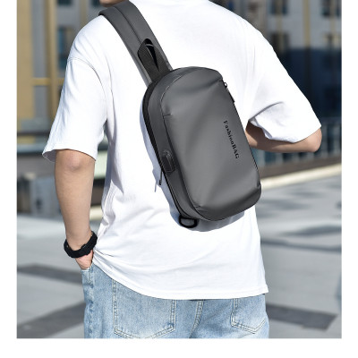 Túi đeo chéo nam cao cấp phong cách mới BEE GEE – DCN9324