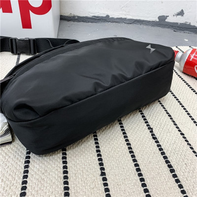 Túi đeo chéo nam nữ phong cách mới  - BEE GEE DCN9290