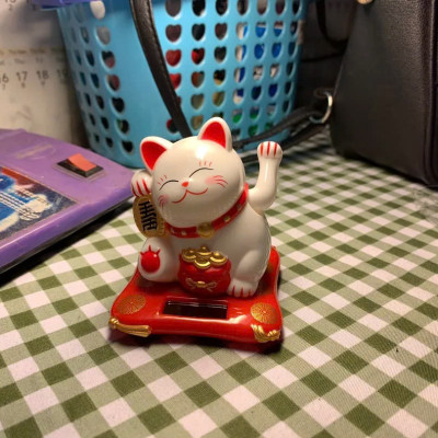 Mèo Thần Tài Maneki Neko  vẫy tay chiêu tài lộc 8cm bằng Nhựa - mẫu giao ngẫu nhiên