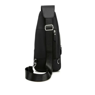 Túi đeo chéo nam DA BÒ THẬT – BEE GEE DCN9344