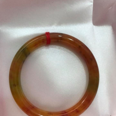 Vòng tay đá cẩm thạch tứ quý bóng đẹp 50mm màu cam vàng chanh bông đỏ đỏ rất xinh  Size vòng 50mm x dầy 8mm  Vòng đẹp lạ xinh nữ 50kg-55kg ạ