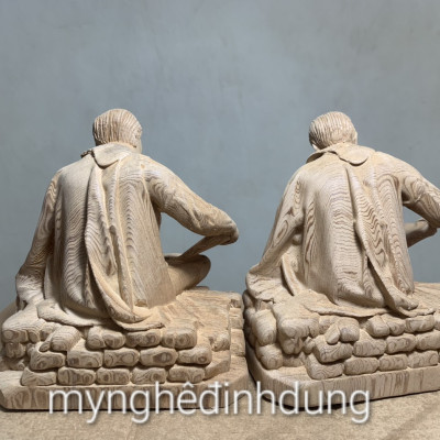 Tượng chân dung bác hồ đọc sách  bằng gỗ ngọc am thơm nức kt 15×13×9cm 