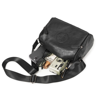 Túi đeo chéo nam phong cách mới – BEE GEE DCN9352