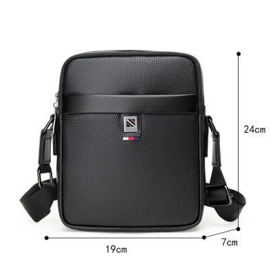 Túi đeo chéo nam DA BÒ THẬT - BEE GEE DCN9425