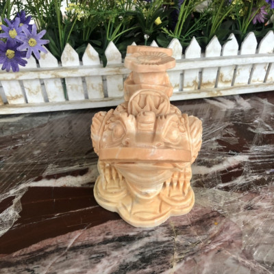 Tượng Cóc Ba Chân, Cóc Ngậm Tiền, Thiềm Thừ phong thủy cõng gậy như ý chiêu tài lộc đá cẩm thạch vàng cà rốt - Dài 20 cm