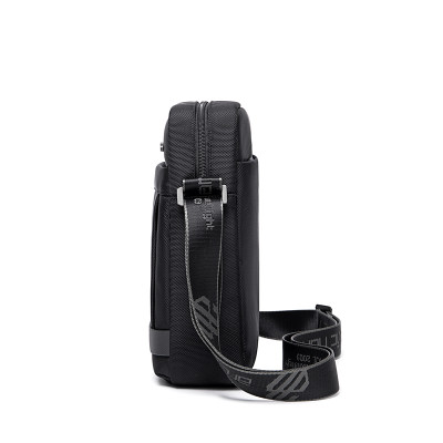 Túi đeo chéo nam Arctic Hunter K00162 chất liệu Oxford chống thấm nước, đựng ipad, thiết kế nhiều ngăn tiện dụng