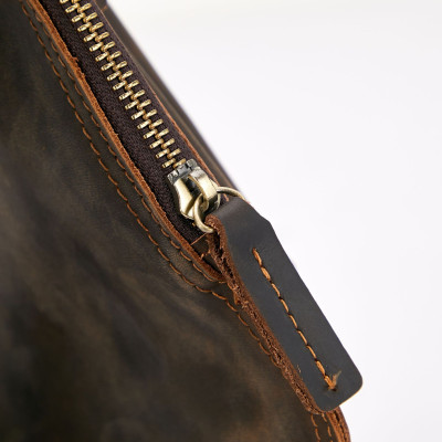 Túi đeo chéo nam DA BÒ THẬT – BEE GEE DCN9400