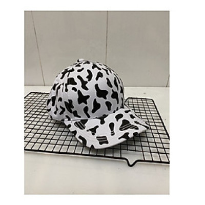 Mũ lưỡi trai Bò sữa cá tính, song hành cùng xu hướng thời trang trẻ trung