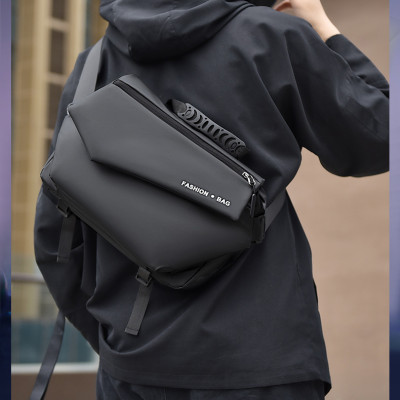 Túi đeo chéo nam cao cấp phong cách mới BEE GEE – DCN9326