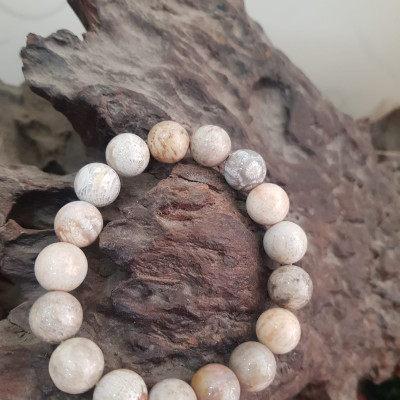 Vòng san hô hóa thạch hiếm 12mm 17 hạt đẹp size vòng 12ly 17 hạt cung sanh Anh Chị đeo đẹp Màu đẹp như bông hoa vân trắng vàng nâu vân bóng đẹp lạ sang tay lắm luôn ạ