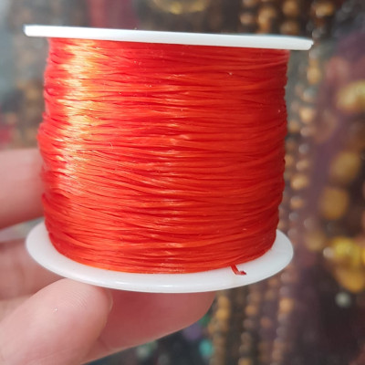 Cuộn Dây Thun CO GIÃN màu Đỏ xỏ vòng hạt chuỗi                                   Dây này là dây thun chuyên xỏ vòng chuỗi màu Đỏ, có đủ màu .. Anh Chị đang đeo chuỗi muốn thay dây khác cho vòng thì đặt cuộn Thun chỉ này nhé