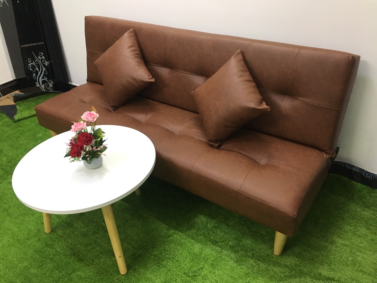 Ghế dài sofa bed và bàn tròn nội thất phòng khách- SB16--Simili--Nâu