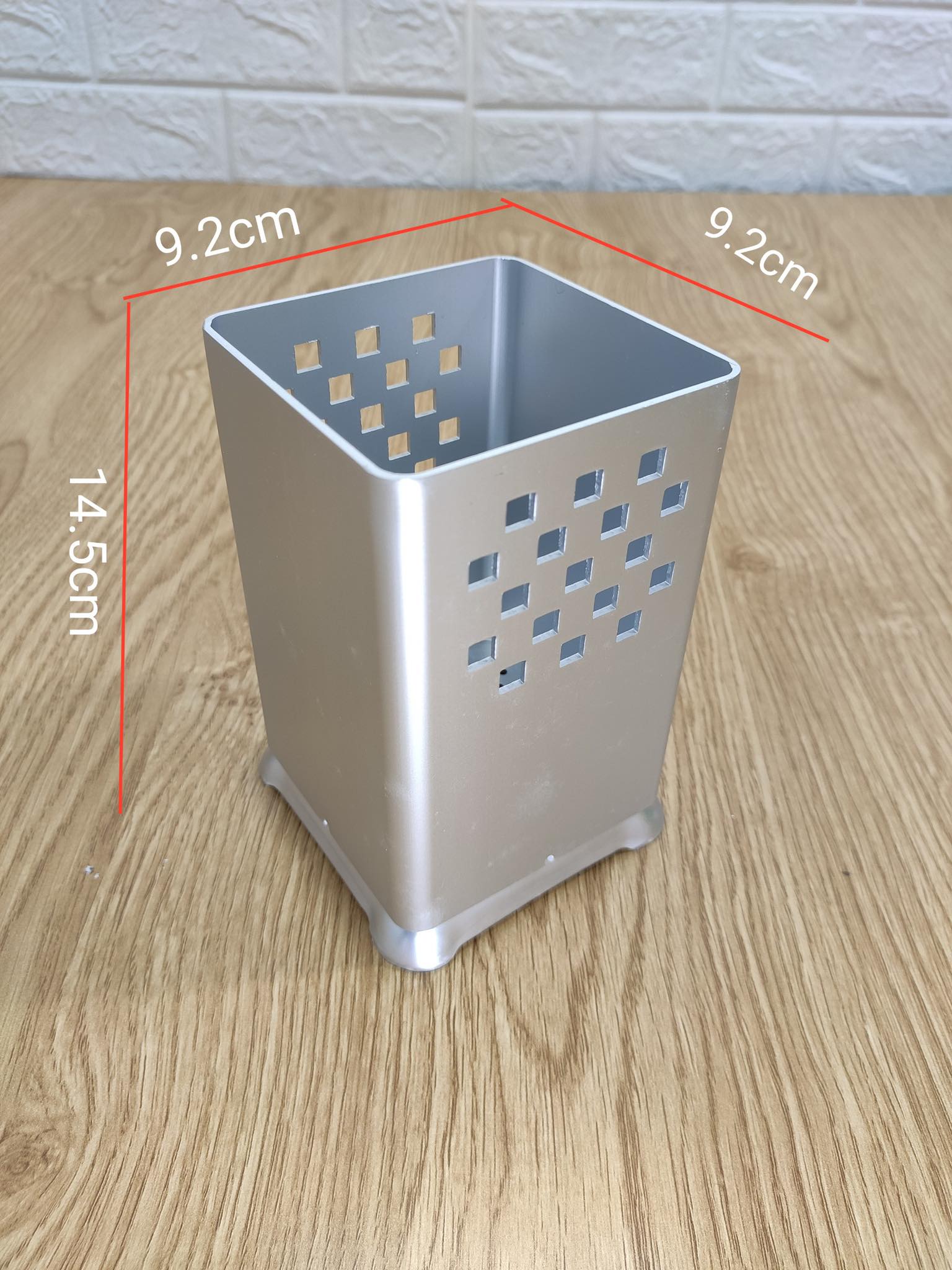 Ống cắm đũa vuông đơn inox304 tặng kèm chổi quét bụi hít nam châm mini tiện lợi