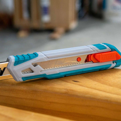 DAO RỌC GIẤY CAO CẤP TOTAL THT511816 - HÀNG CHÍNH HÃNG