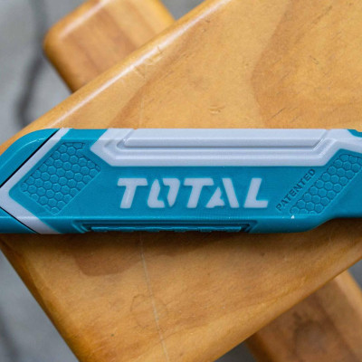 DAO RỌC GIẤY CAO CẤP TOTAL THT511816 - HÀNG CHÍNH HÃNG