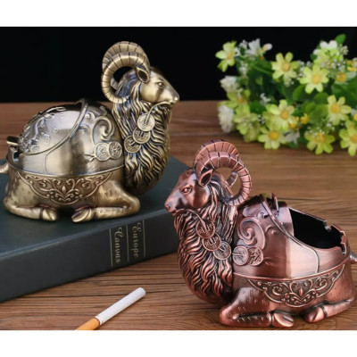 Gạt tàn hình dê tài lộc bằng kim loại