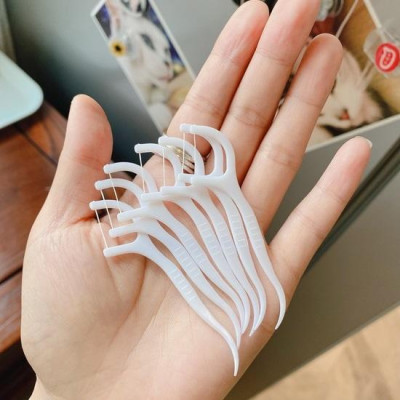 COMBO 2 Hộp 50 Tăm Chỉ Nha Khoa Tăm Nhựa Nha Khoa Tiện Dụng Làm Sạch Răng Set Tiệt Trùng (Hàng Cao Cấp) Cây Vệ Sinh Kẽ Răng Chân Nướu Chuyên Dụng Chiếc Xỉa Răng Chăm Sóc Răng Miệng