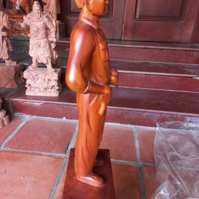 Tượng đại tướng võ nguyên giáp bằng gỗ hương đá kt 40×14×9cm