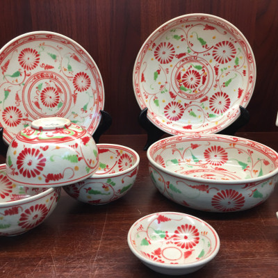 Bộ 12 Sản Phẩm Vẽ Hoa Văn Đỏ Cao Cấp Gốm Sứ Bát Tràng