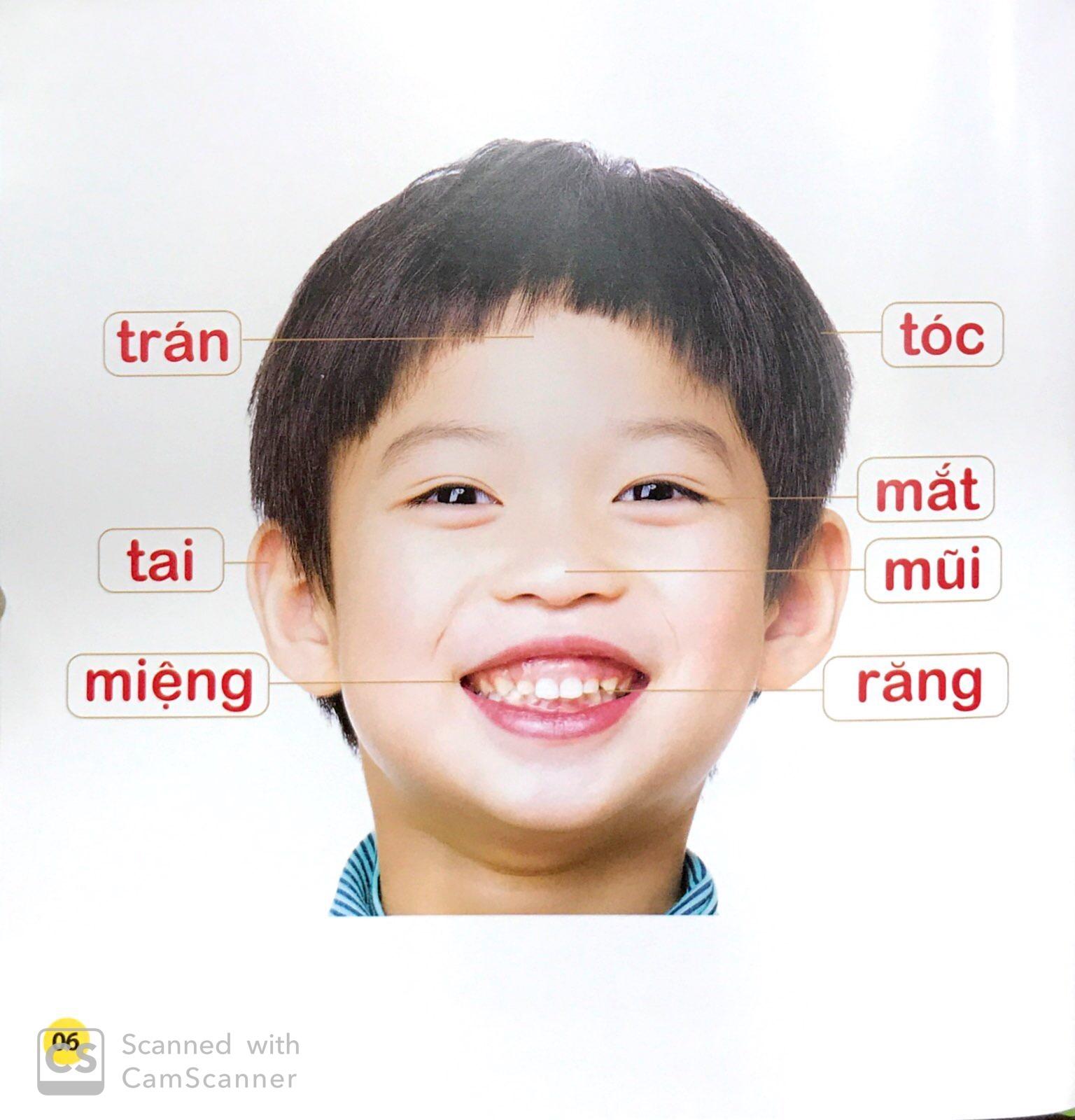 100 Từ Đầu Đời Của Bé: Gia Đình Yêu Thương (Tái Bản 2023)