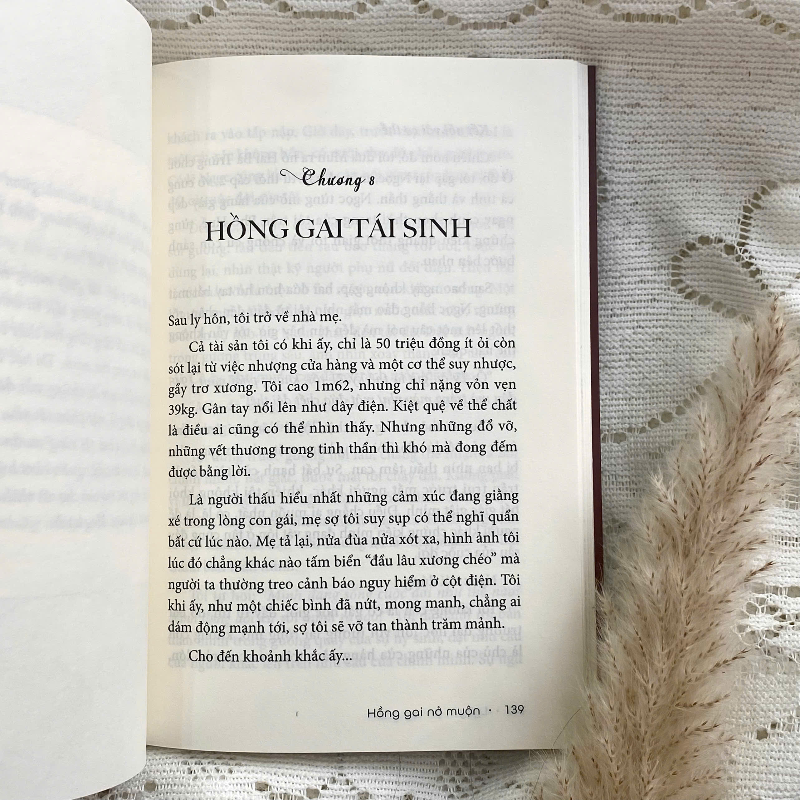 Sách - Hồng gai nở muộn