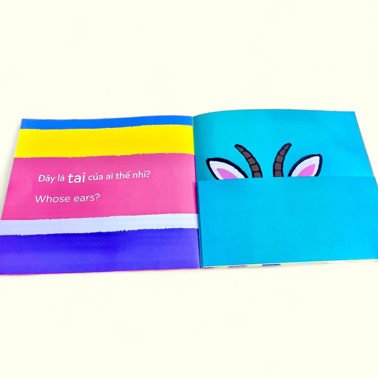 Sách cho bé - Tai Của Ai Thế Nhỉ? - Whose ears? - Bộ Sách Lật Mở Khám Phá Song Ngữ - Dành cho trẻ 0-4 tuổi