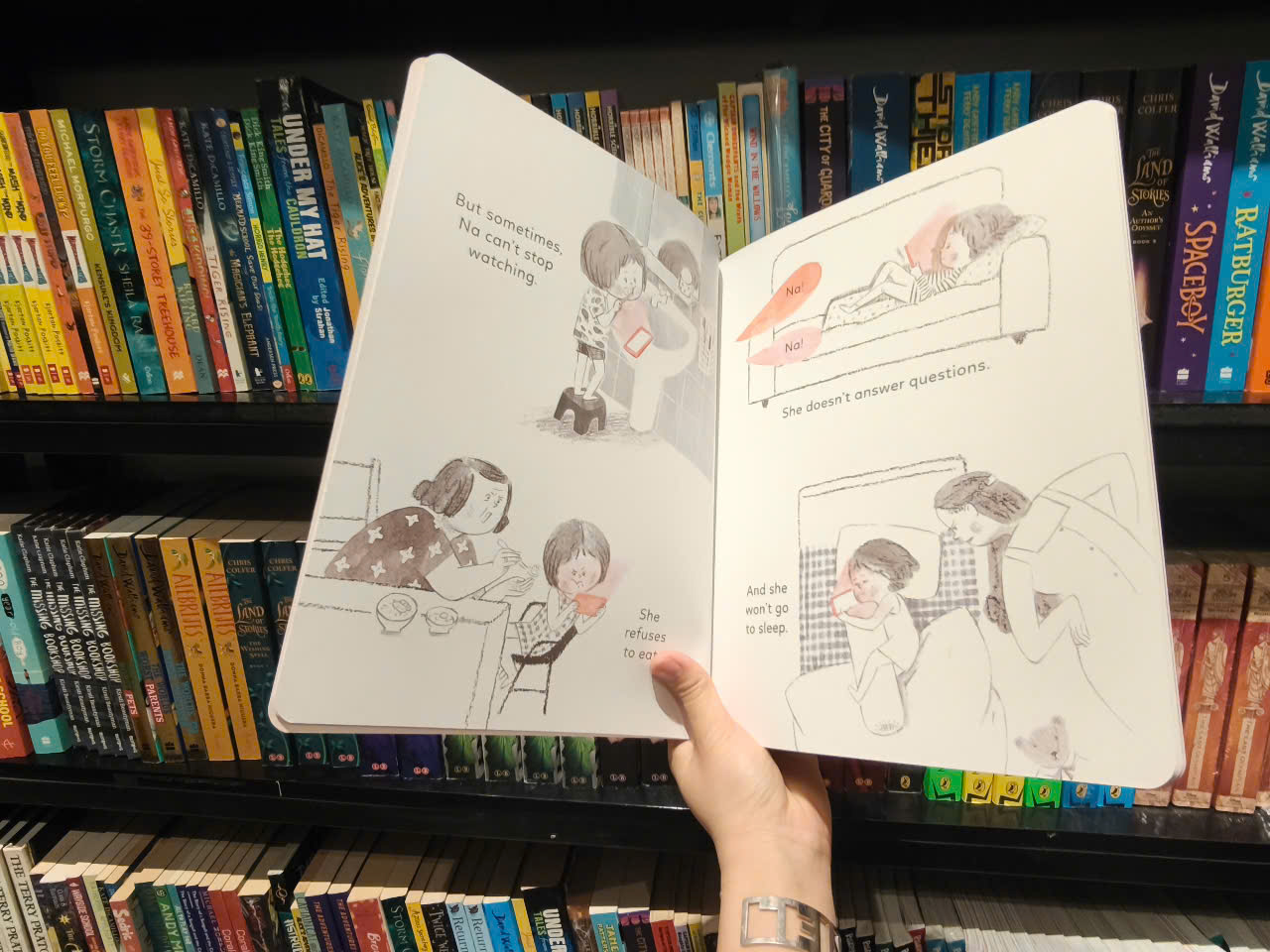 Sách - Put the phone down, now! by Bùi Phương Tâm - Sách truyện tranh thiếu nhi/Picture story Book in English