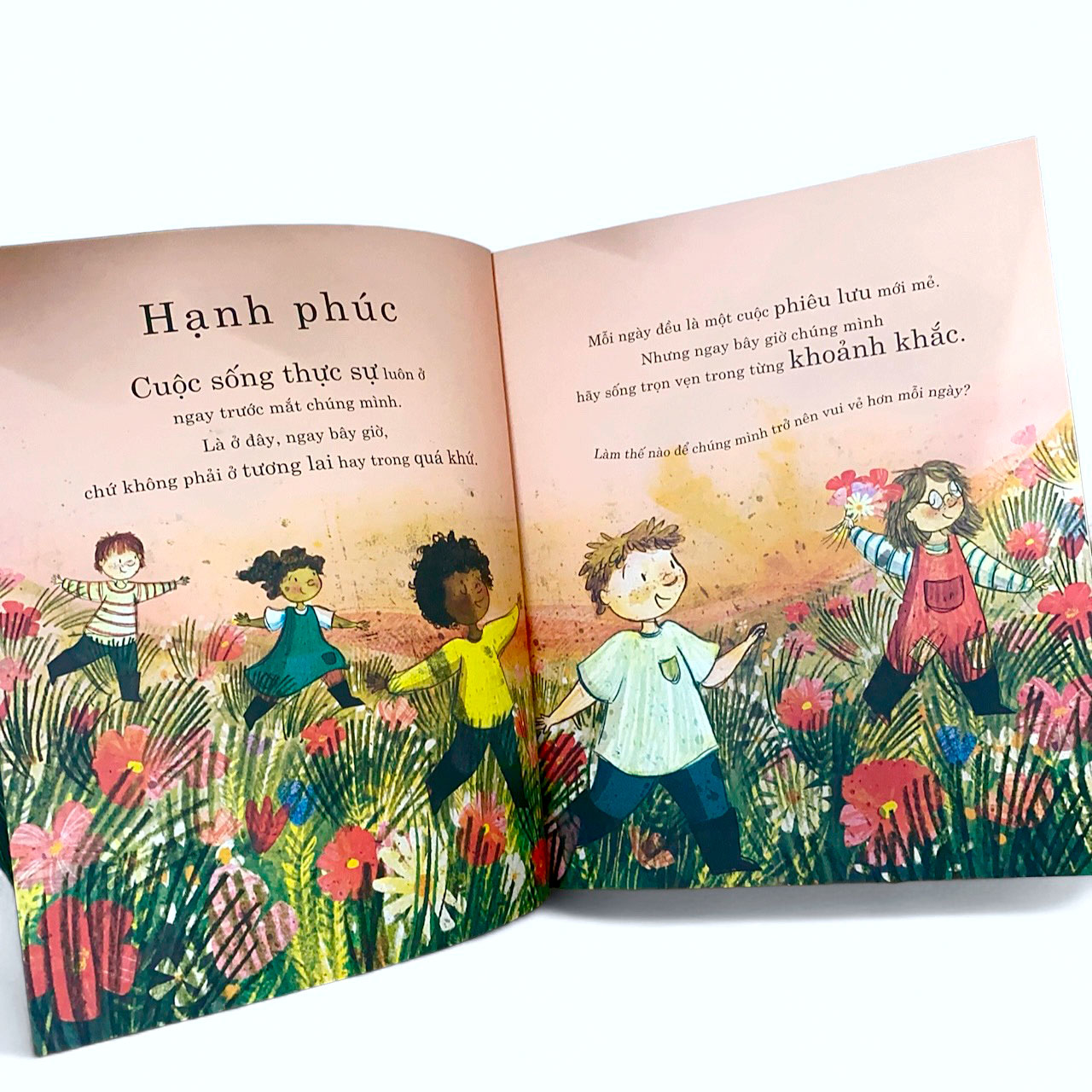 Sách cho bé - Hạnh Phúc Bây Giờ Và Ở Đây – Một Cuốn Sách Về Chánh Niệm Dành Cho Trẻ Em – Độ tuổi 3+